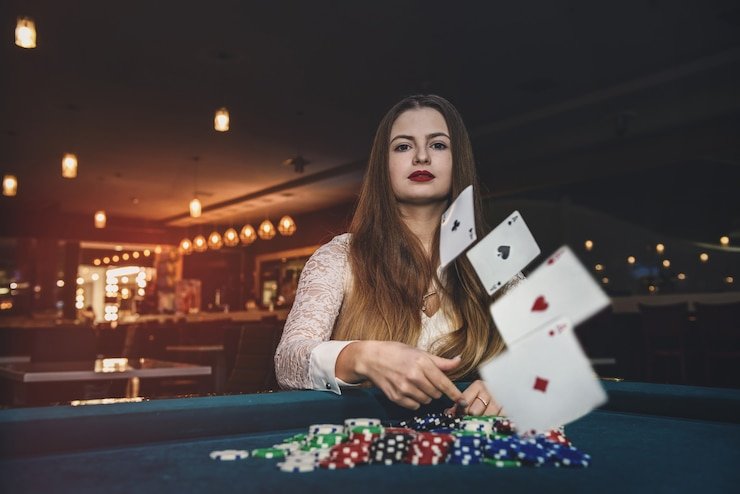 Antarmuka aplikasi mobile lentera4d menampilkan pilihan permainan slot dan sportsbook